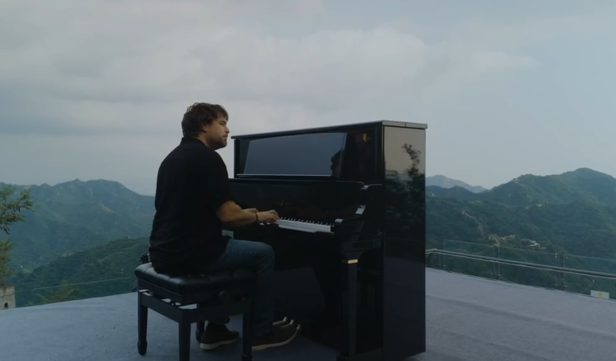 Thomas Bergersen brought his powerful “Victory” to Mutianyu
