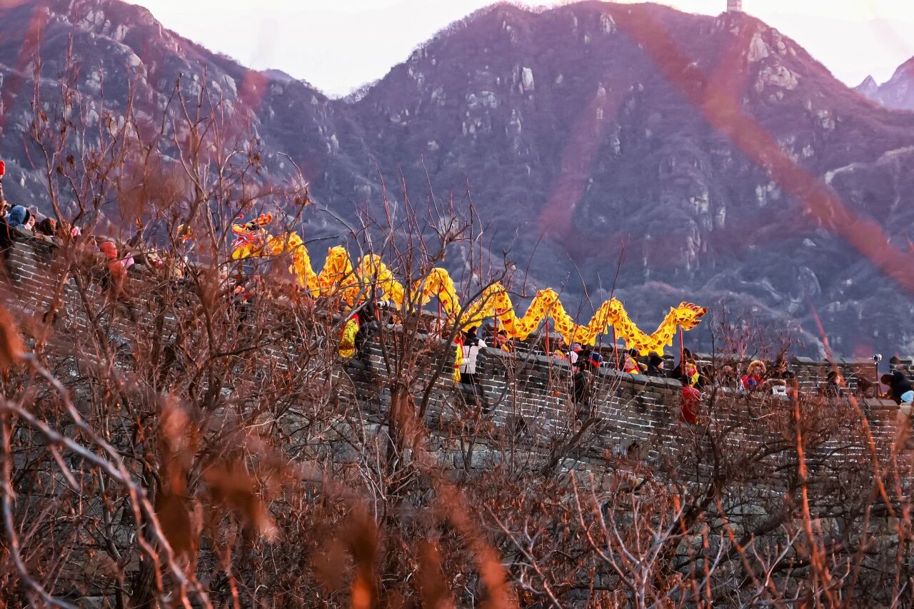 The first ray of 2026 sunlight arrives as promised