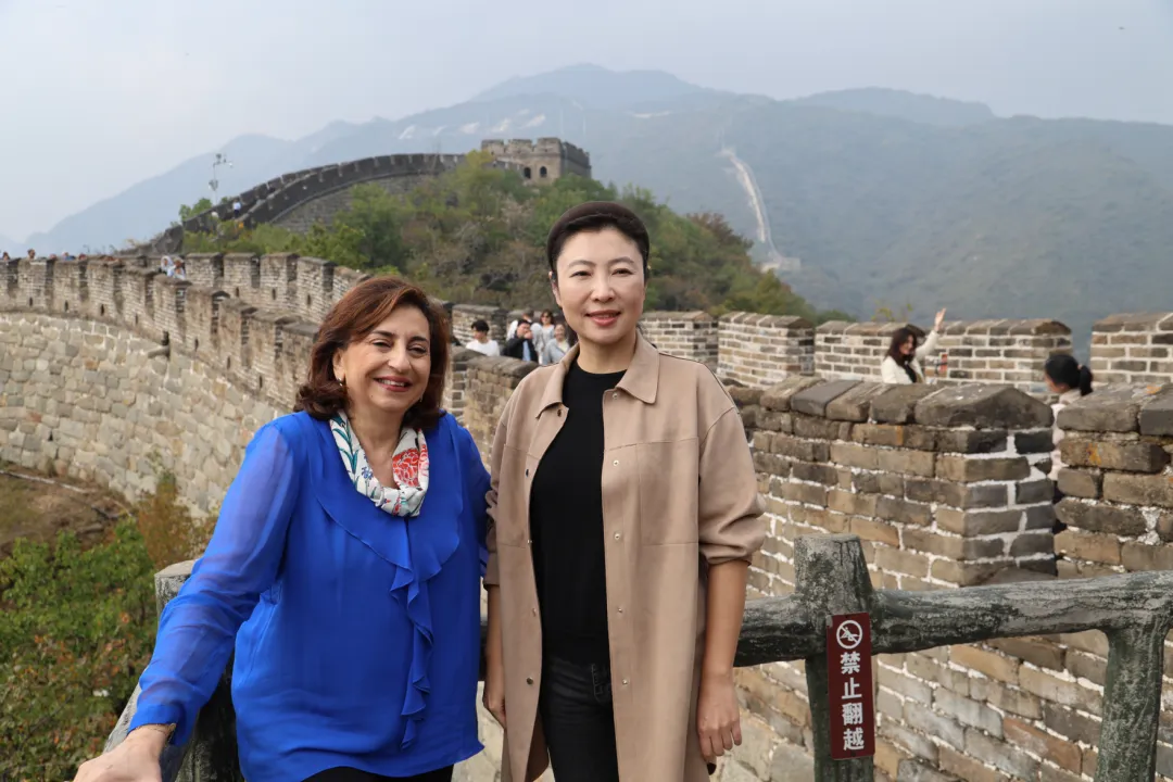 Under-Secretary-General of the United Nations and Executive Director of UN Women Sima Sami Bahous and Her Delegation Visit Mutianyu Great Wall